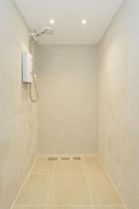 Stylish Beach Front Retreat 2 Bedrooms Herne Bay Bagian luar foto
