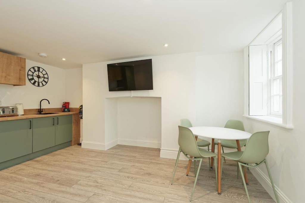 Stylish Beach Front Retreat 2 Bedrooms Herne Bay Bagian luar foto