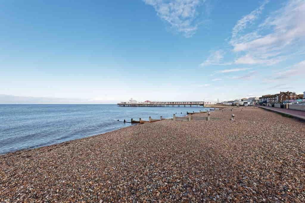 Stylish Beach Front Retreat 2 Bedrooms Herne Bay Bagian luar foto