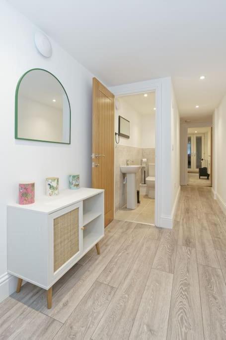 Stylish Beach Front Retreat 2 Bedrooms Herne Bay Bagian luar foto